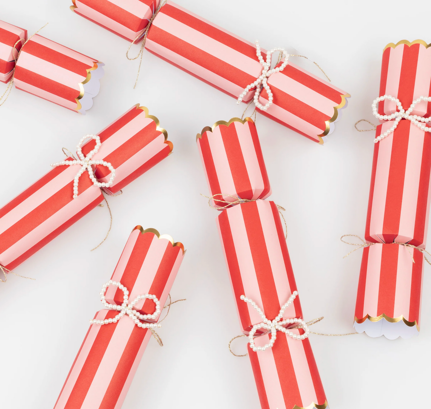 Pearl Bow Crackers