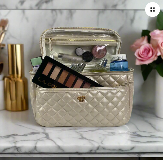 Classic Train Case - Pearl Quilted