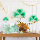 Hanging Shamrock Honeycomb