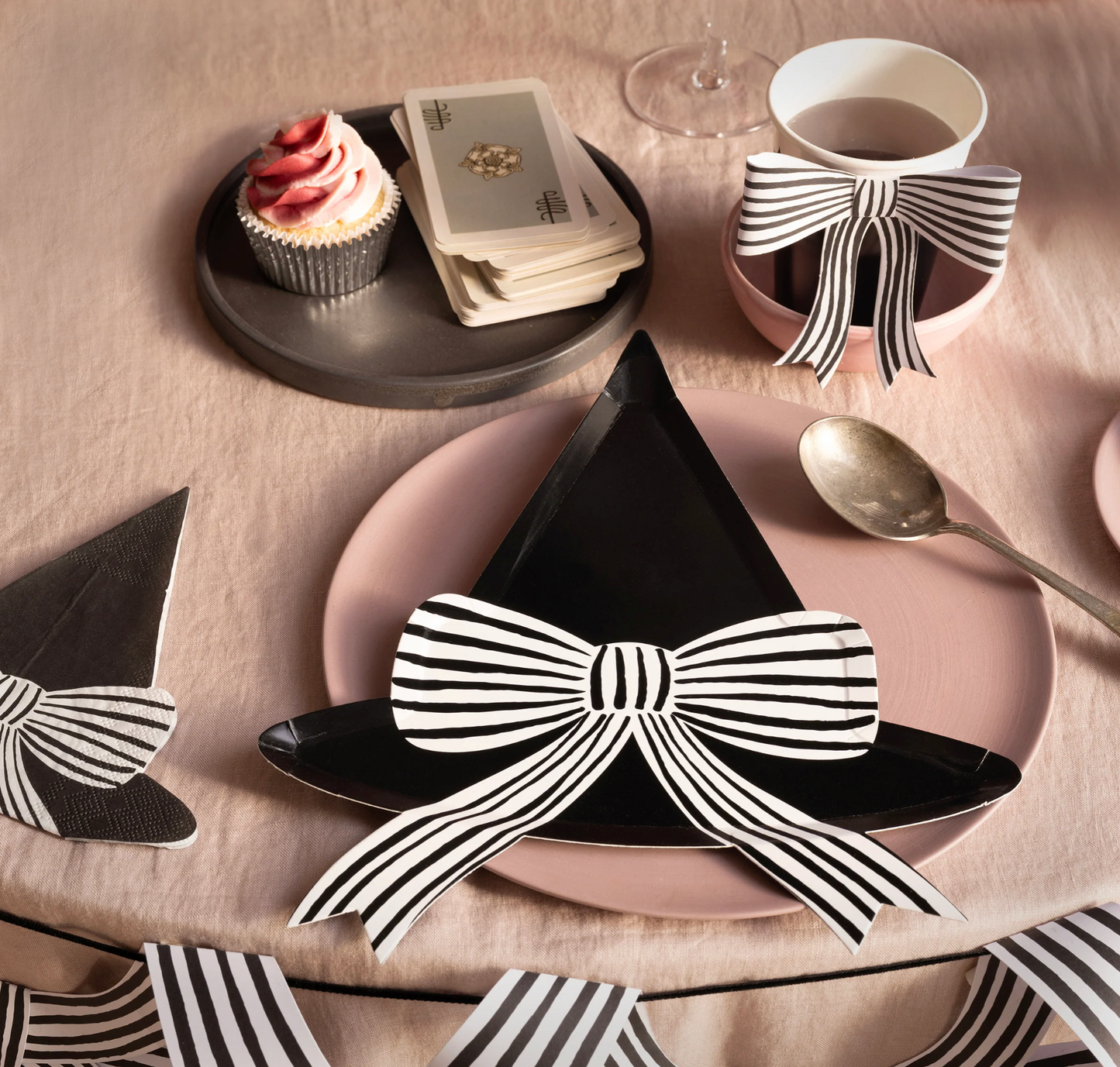 Black & White Stripy Bow Cups