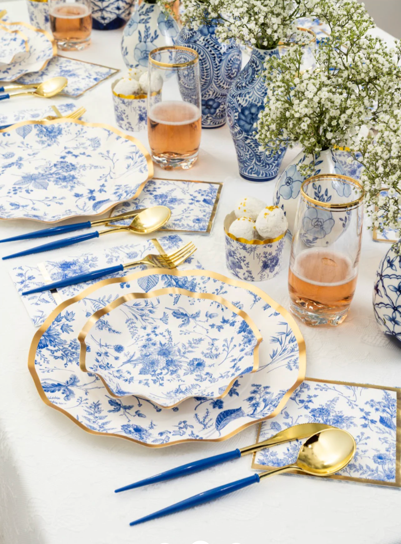 Timeless Wavy Dessert Bowls