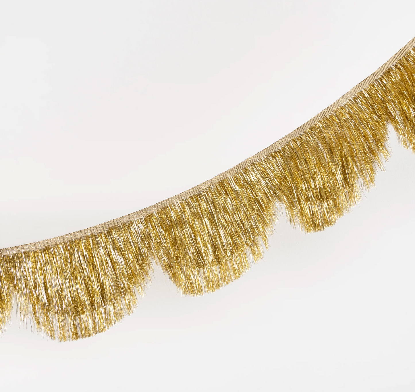 Gold Tinsel Scallop Garland