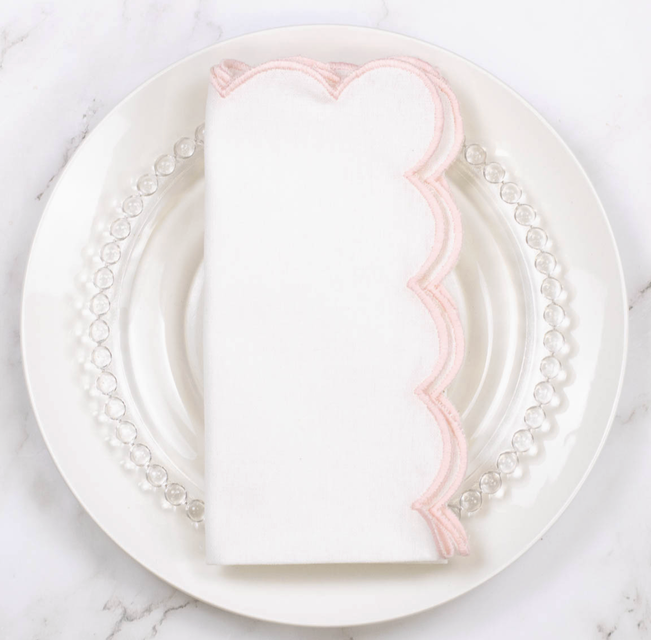 Scallop Napkin White/Pink 18x18