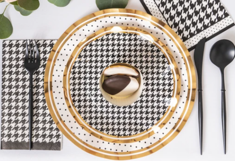 Blanc & Noir Wavy Dinner Plates