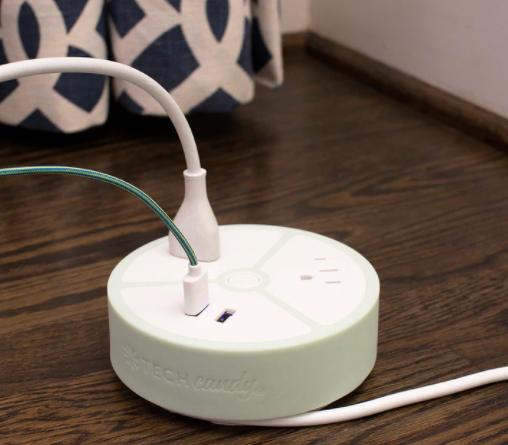 Outlet and USB Port - White/Light Mint